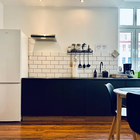 Stacja Jezyce #1 Hostal *